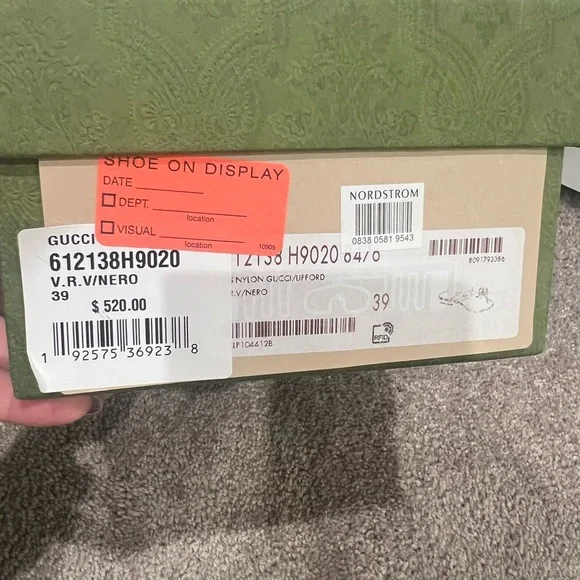 Gucci Women's Sandals with Green and Red Straps..like new! I wore it two times. - Picture 8 of 8